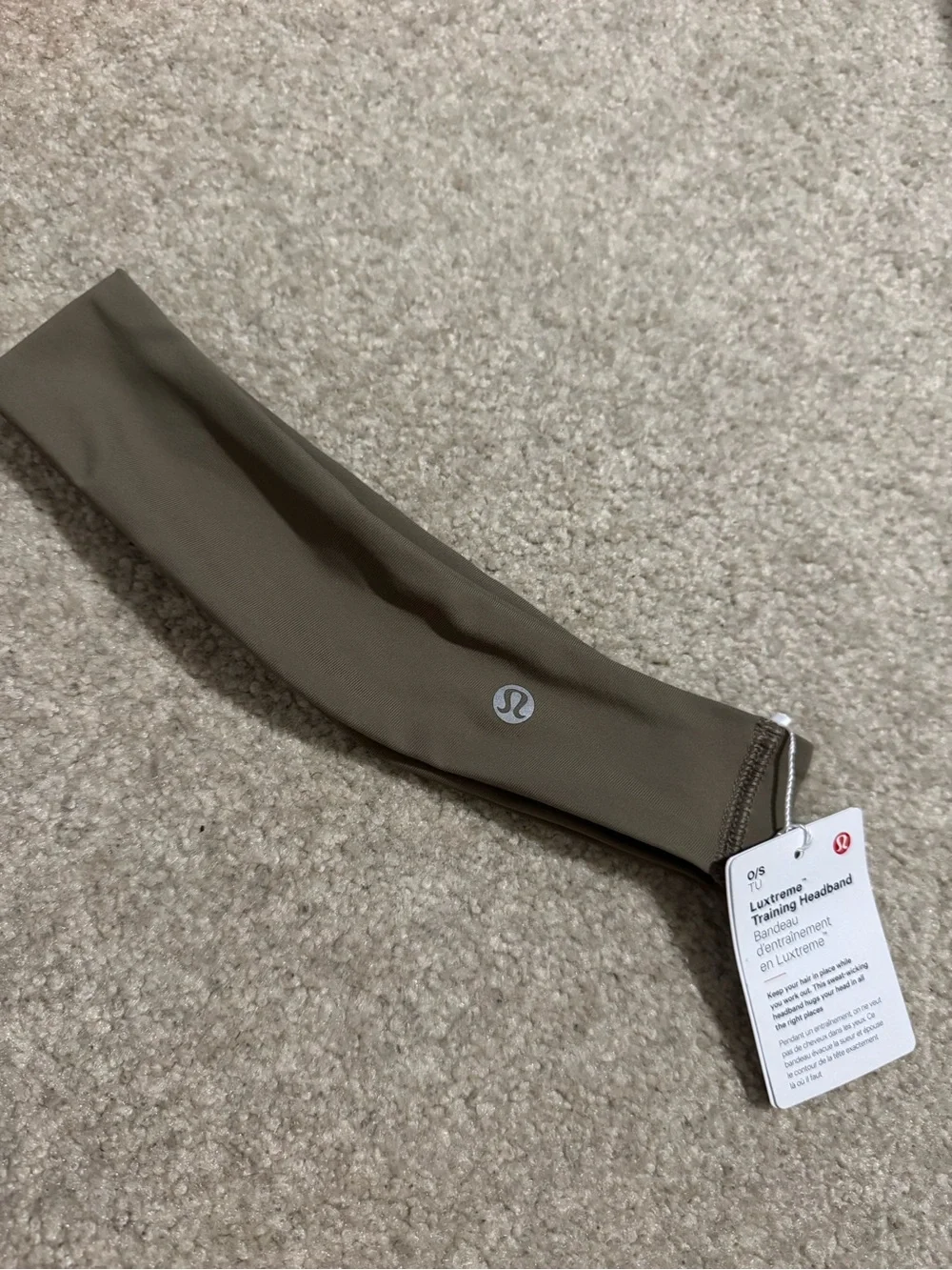 Lululemon Womens Luxtreme Training Headband Fawn Brown Workout Gym NWT